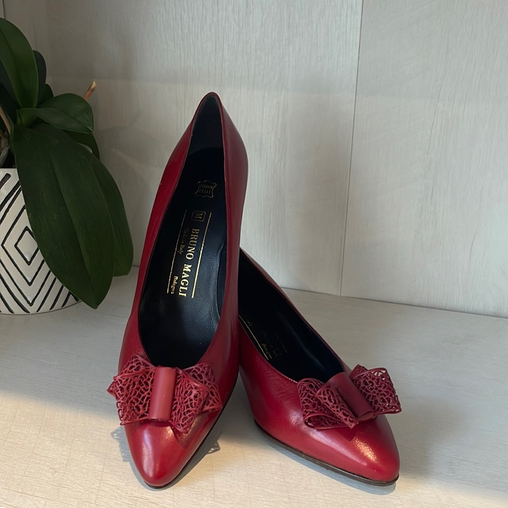 Vintage, deep red Bruno Magli, new